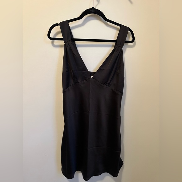 Abercrombie & Fitch Black Satin Mini Dress // Large - Picture 3 of 3